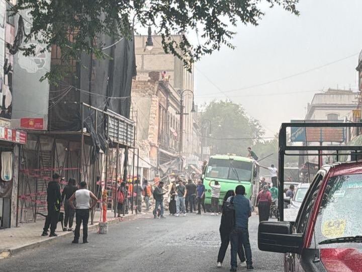 Colapsa estructura en obra del Centro Histórico de la CDMX; reportan personas lesionadas
